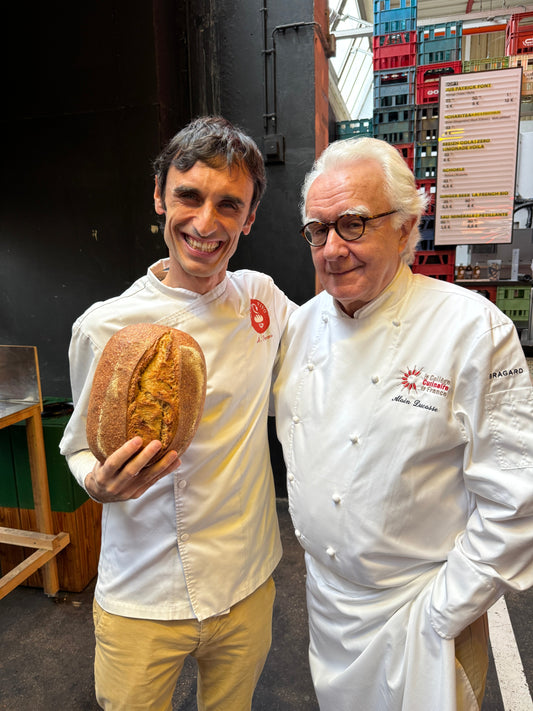 Cours de "pain au levain naturel" à l'école Ducasse
