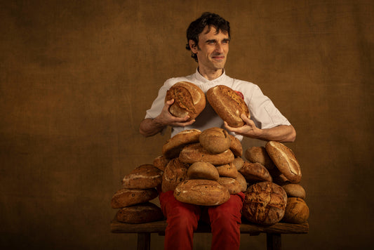 Adriano et son pain vus par Yann Arthus-Bertrand
