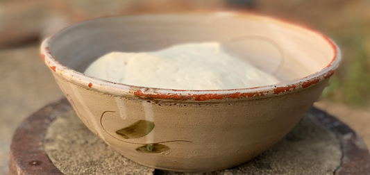 "Pain au levain" : ce que dit vraiment la loi (et pourquoi Pane Vivo va plus loin)